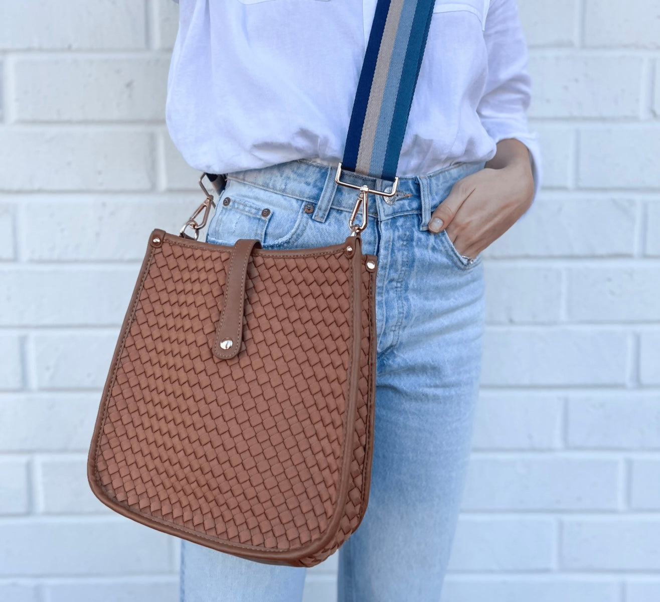 Lily Woven Textured Purse